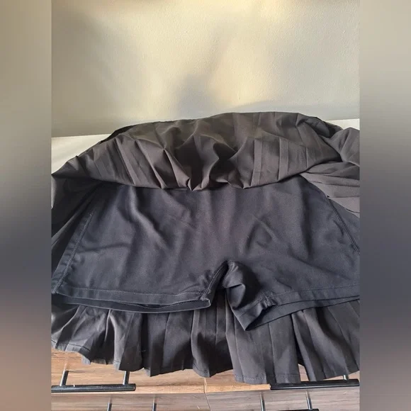 Alo Soft Tennis Pleated Dress - Picture 7 of 9